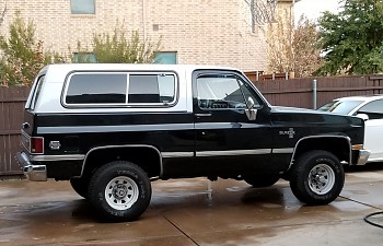 1983 k5 blazer chevy side shot.jpg