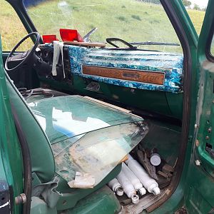 79 long box 1/2 ton farm truck