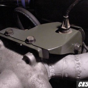 Dual t-stat throttle bracket