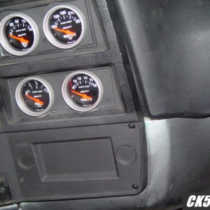 Autometer Gauges 4