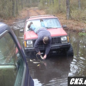 Rick's XJ stuck and me pulling :p