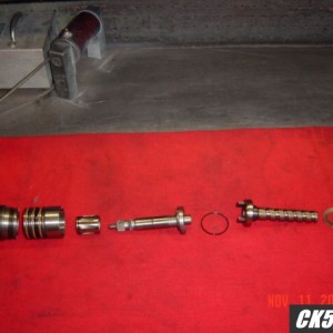 Rebuiling steering gear box