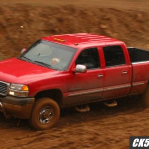 2002GMCMUD