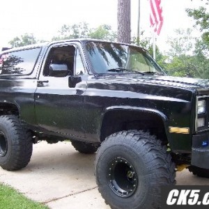 sittin in the driveway