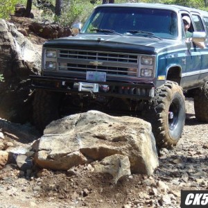'87 Burb on 42's with 6"
