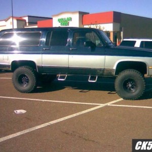 suburban_on_35_s