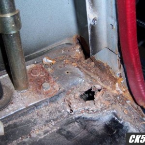 right rear cornor