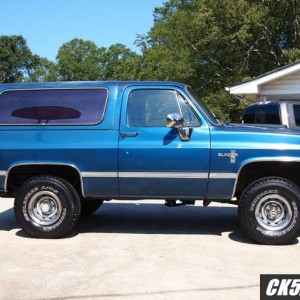 Stock 81 K5 Silverado with 32x11.50's