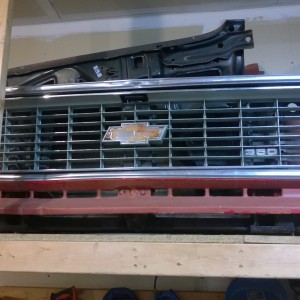 grill in front clip