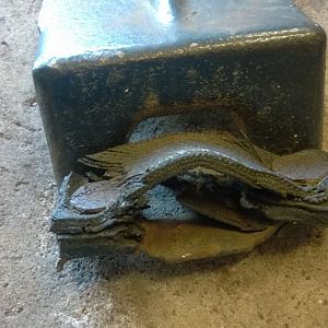 Exhaust mounts