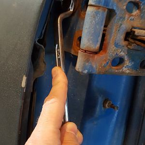 hinge removal 1