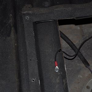Fuel pump ground