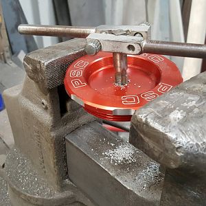 Tapping reservoir cap