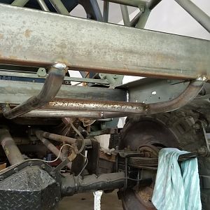 Skid tubes