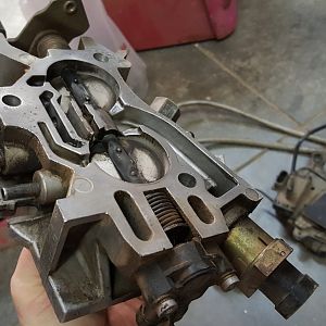 350 TBI throttle body
