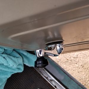 Handle set screw