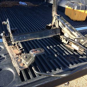 LF manual seat track