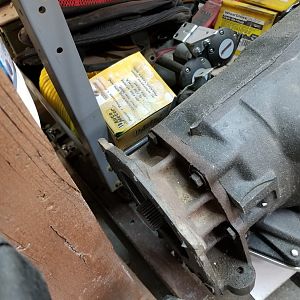 Adapter bolts