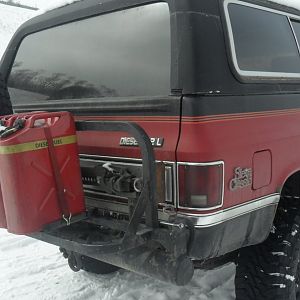 85GMCJD Tire carrier and air bumper