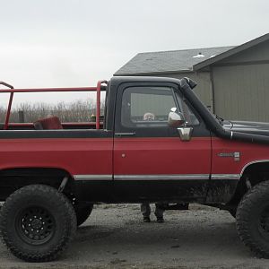 85GMCJD  At Dad and Moms for an inspection