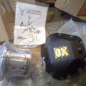 85GMCJD went with the OX Locker and manual cable operation