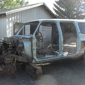the 2wd suburban with a good frame had a rusty body but other than dirt stained carpet, I pulled an awesome interior out of it