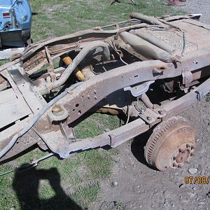 The 56" rear springs and all the 4x4 brackets needed to be removed from the wrecked frame, and installed on the 2wd frame
