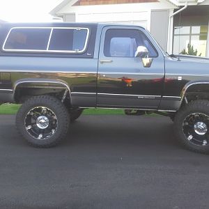 89 Jimmy with BDS 4" suspension lift....springs not blocks