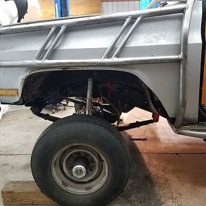 Driver fender trim