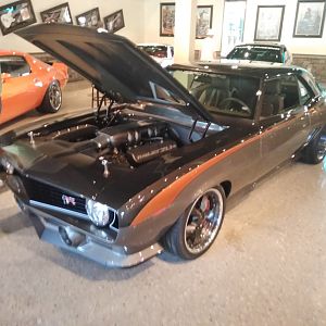 Ring bro's razor camaro