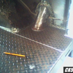 Diamond_plate_bed_floor