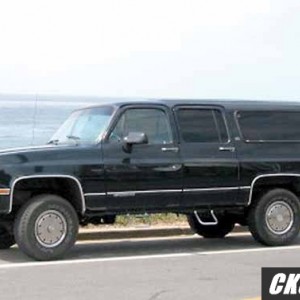 1991 V2500 Suburban by beach