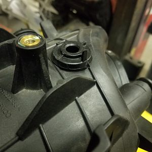 5.3 Vortec intake broken MAP port close-up