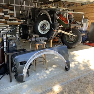 2 FENDERS