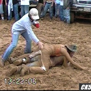 mud_girls_3