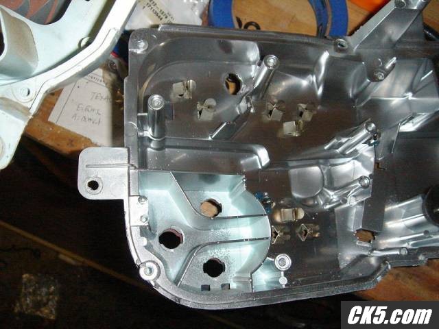 1990-91 gauge housing