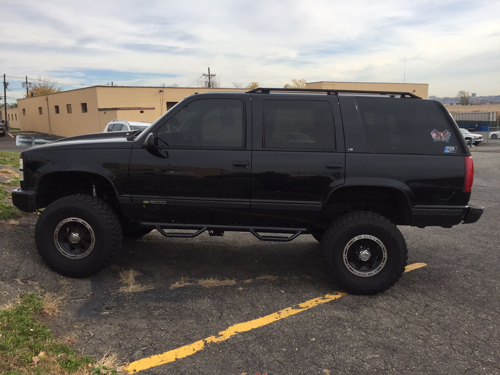 1996 Tahoe on 35's