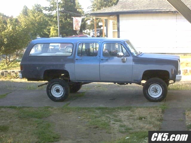 77_suburban_lifted