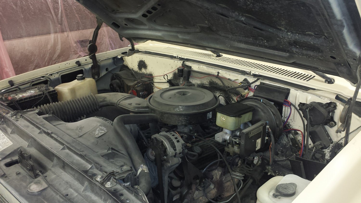 91 GMC Jimmy underhood