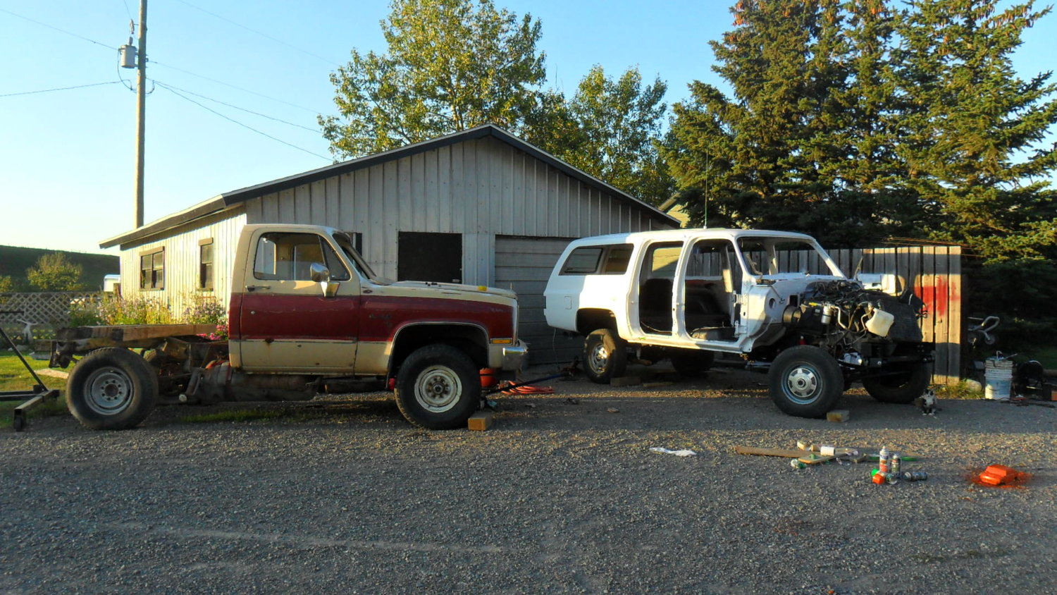 After finding out that the 2wd donor engine had a rod knock, and the 3/4 ton trans and tcase had been flooded, I aquired a short box donor drive train