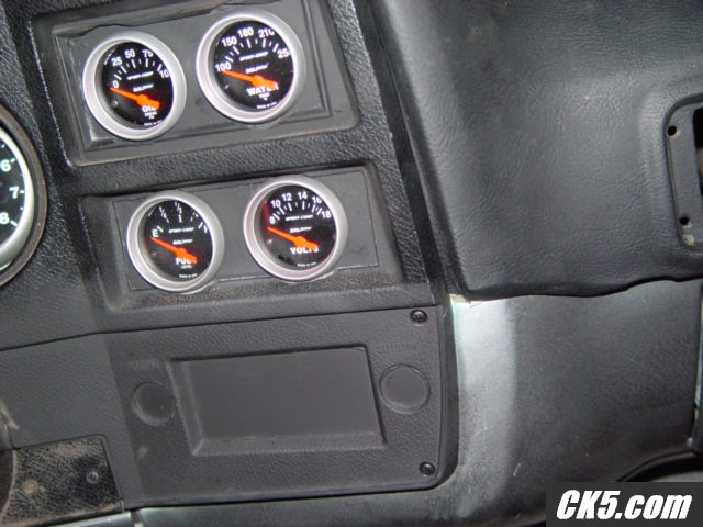 Autometer Gauges 4