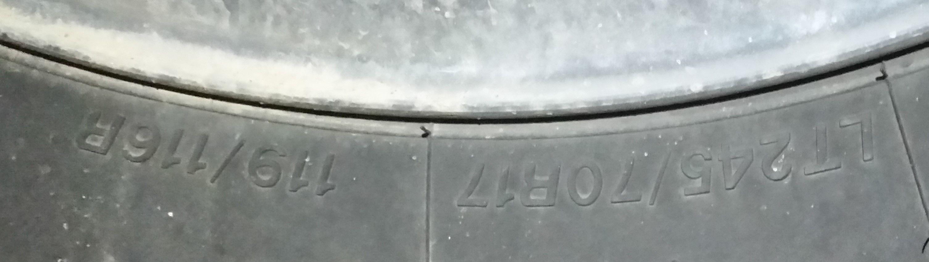 Avy LT245 70 r17
