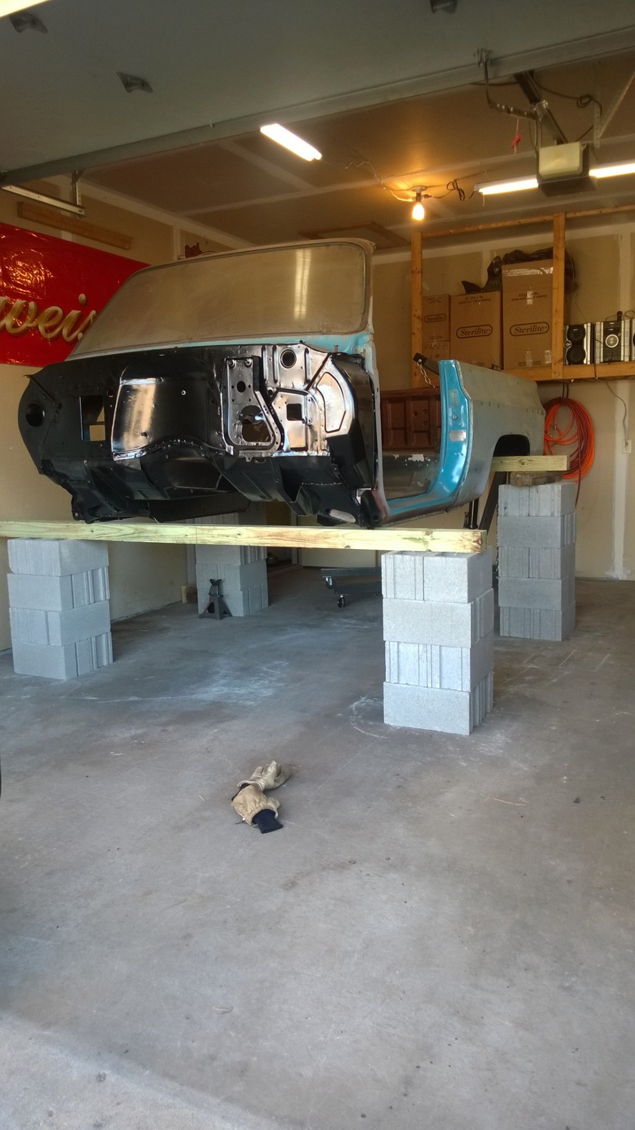 Body on blocks