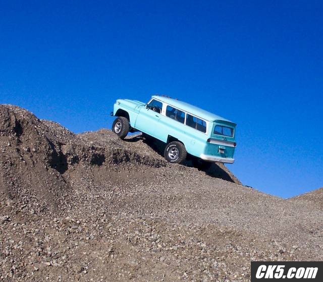burb_on_gravel_2_sml