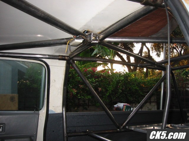cage_front_top