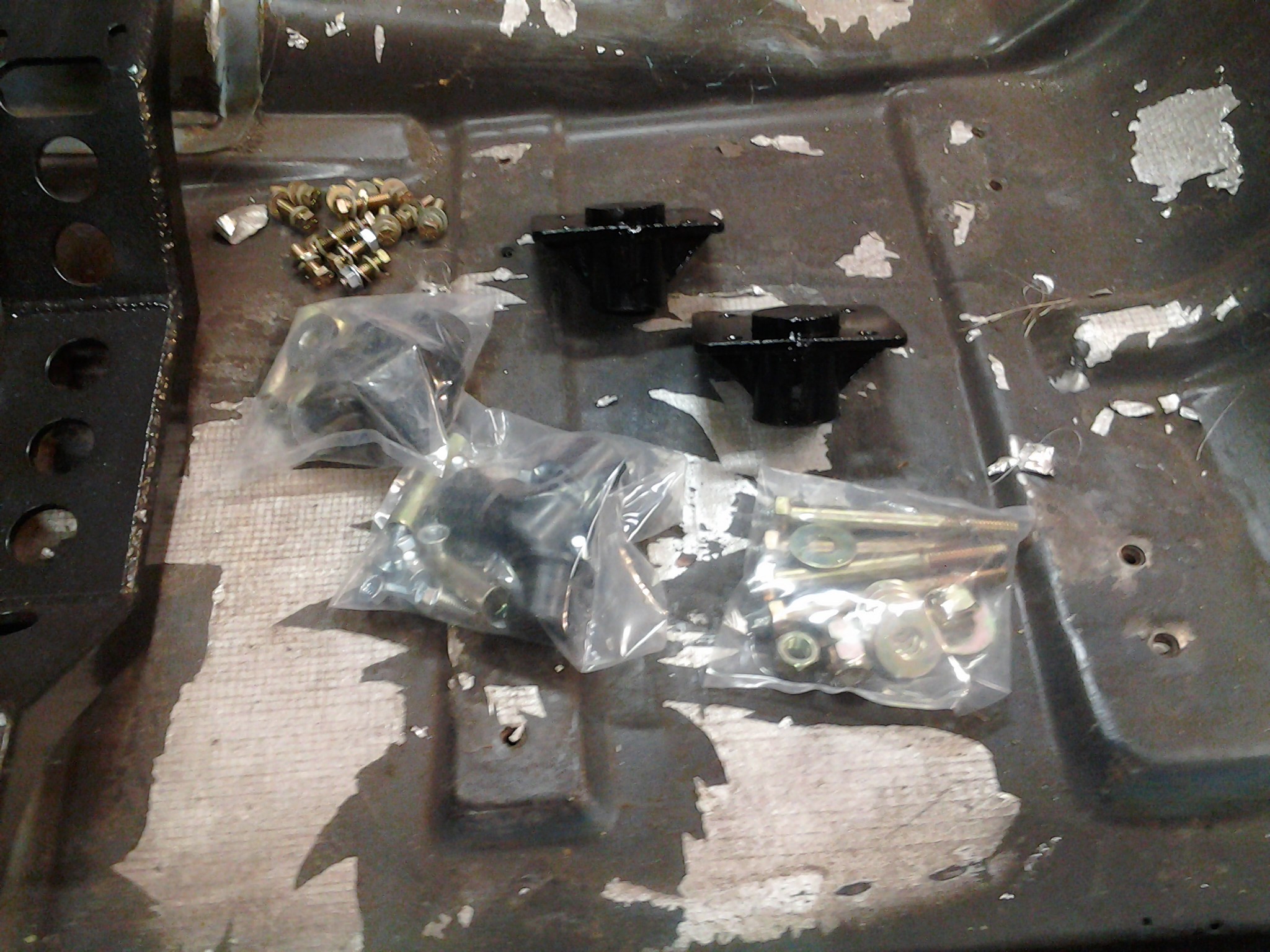 Diy4x Shackle frame eye hanger front
