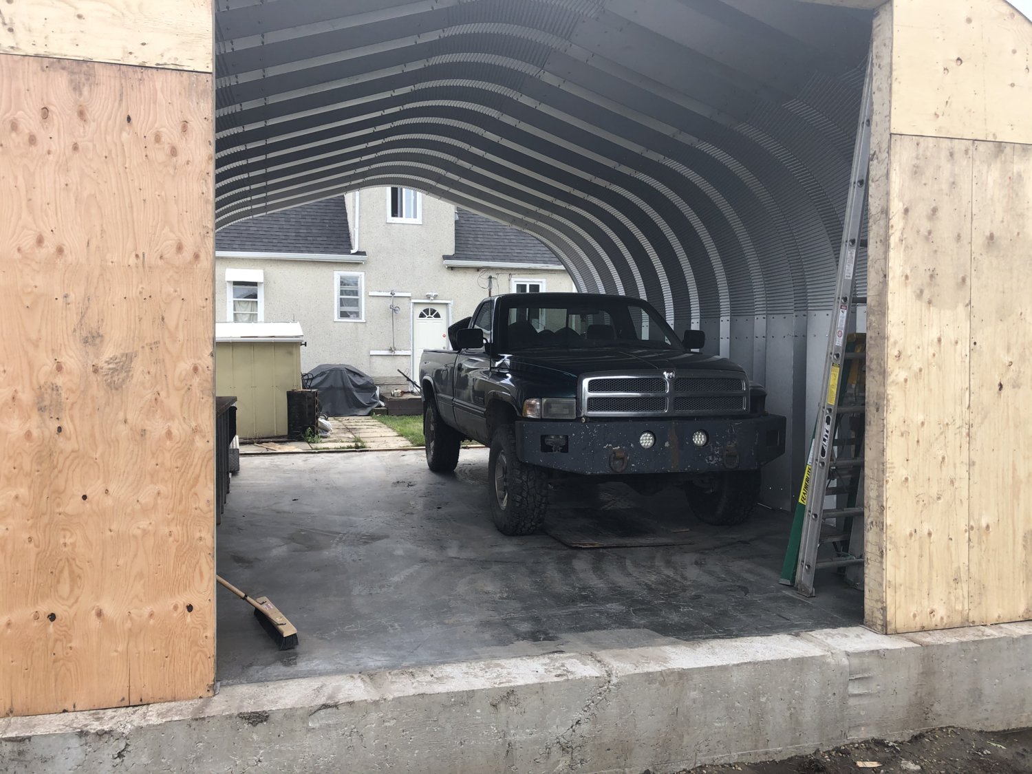 Donor in the shop