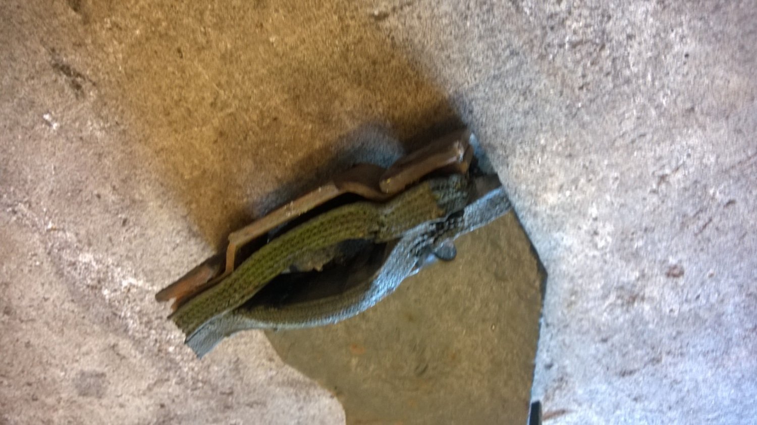 Exhaust Mounts
