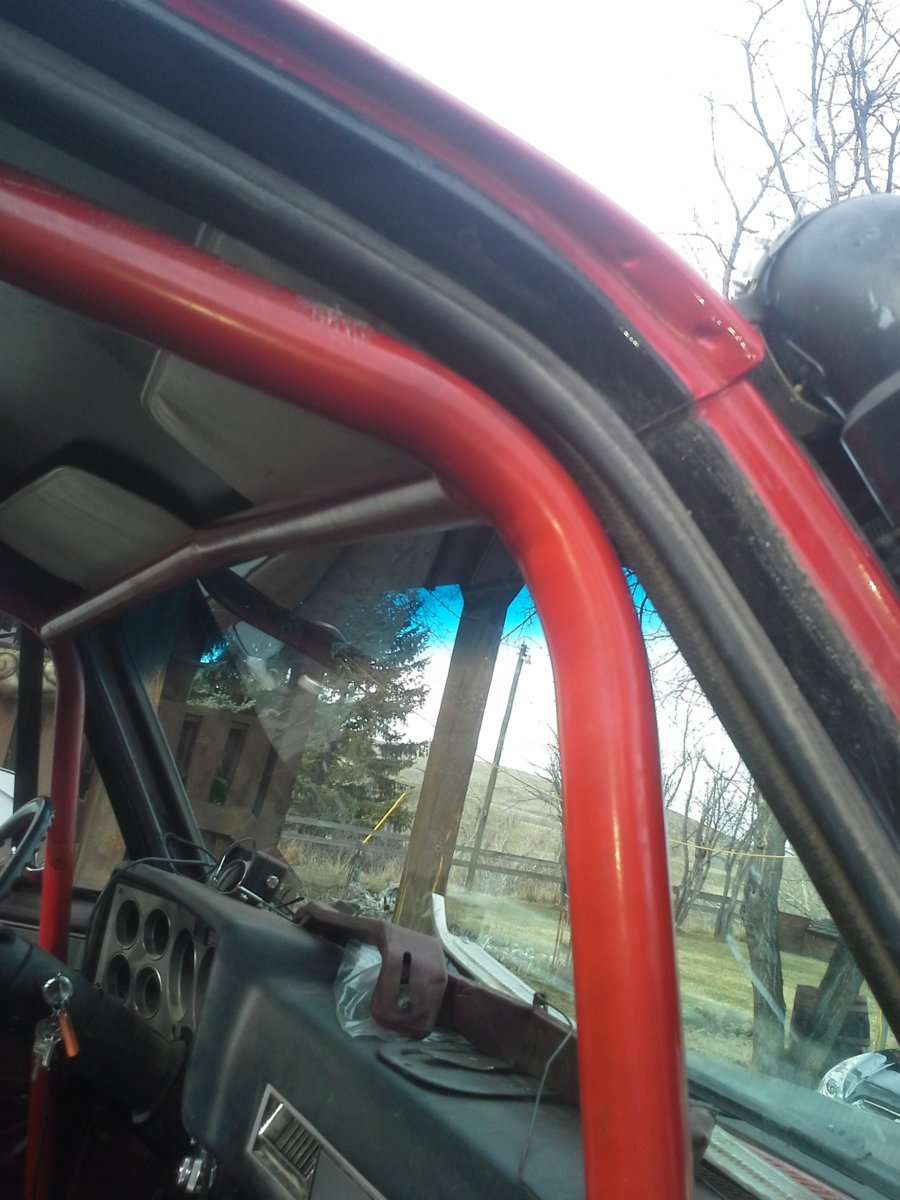 fits nice and close to windshield frame and a pillars