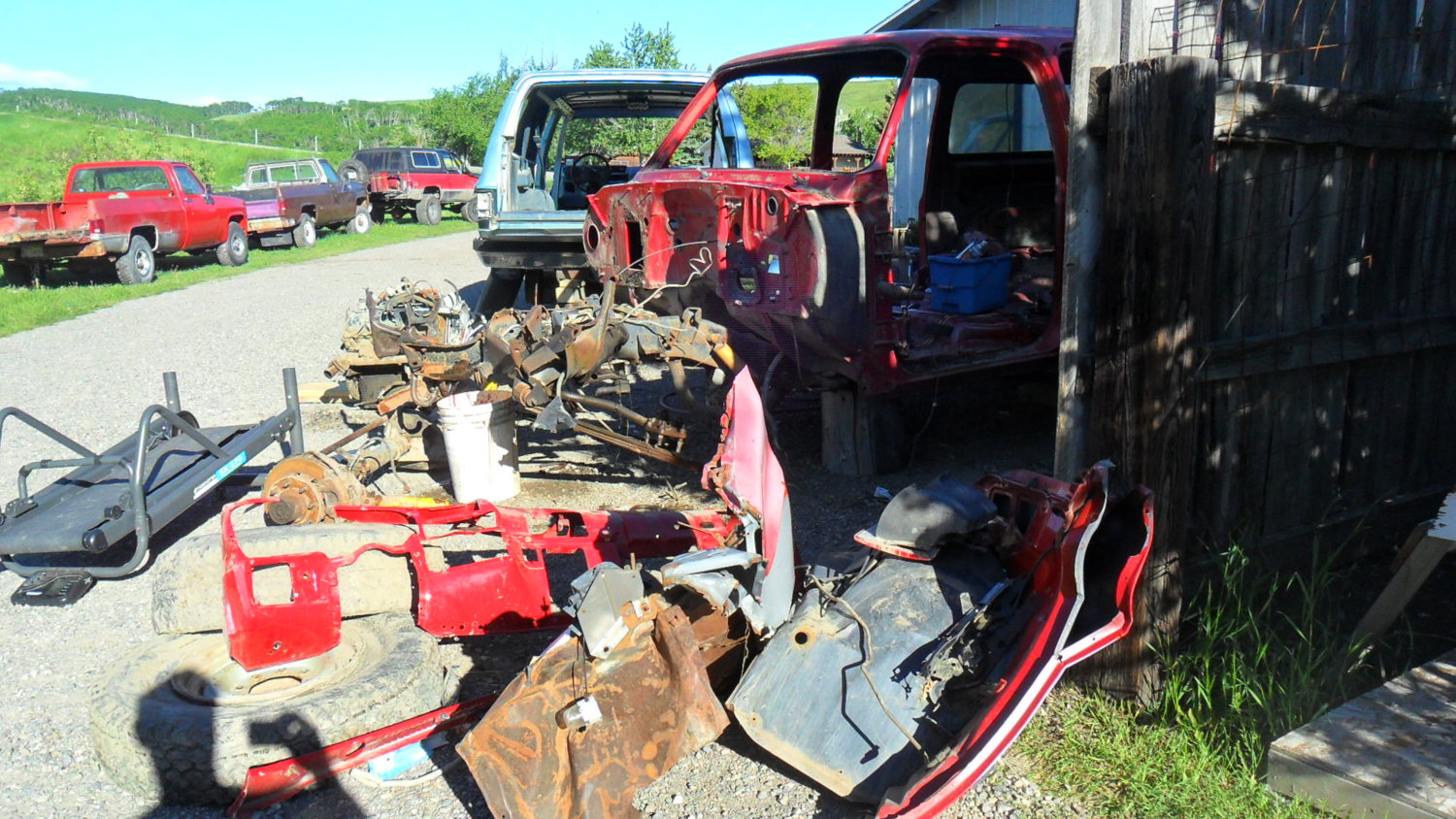 found two suburbans in a pipeline construction yard.  One was a Diesel 1990 3/4 ton, the other a 1990 2wd 350.